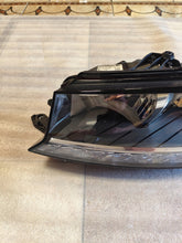 Load image into Gallery viewer, Frontscheinwerfer Skoda Fabia III -6V1941015D Links Scheinwerfer Headlight