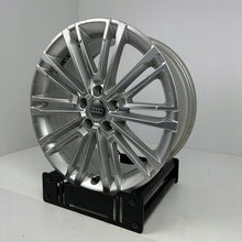 Laden Sie das Bild in den Galerie-Viewer, 1x Alufelge 18 Zoll 8.0" 5x112 46ET Glanz Silber 8V0601025EA Audi Rim Wheel FEL2080446896cr