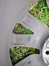 Laden Sie das Bild in den Galerie-Viewer, 1x Alufelge 18 Zoll 5TA601025F VW Touran Rim Wheel FEL1991330005is