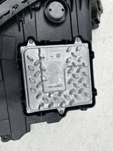 Laden Sie das Bild in den Galerie-Viewer, Frontscheinwerfer Opel 9834016880 Full LED Ein Stück (Rechts oder Links)