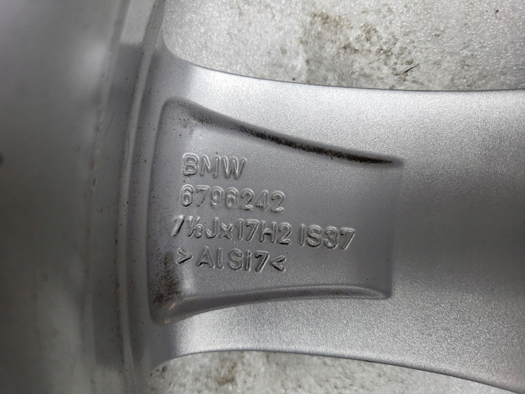 1x Alufelge 17 Zoll 7.5" 5x120 37ET Glanz Silber 6796242 BMW 3 F30 F32 F31 F33 FEL4835109242kx
