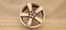 Load image into Gallery viewer, 1x Alufelge 17 Zoll 6.5&quot; 5x112 38ET Glanz Silber 5NA071497 VW Tiguan Rim Wheel