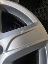 Load image into Gallery viewer, 1x Alufelge 18 Zoll 7.0" 5x112 38ET Glanz Silber 4G9601025C Audi A6 Rim Wheel FEL2986992344fh