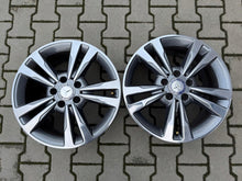 Laden Sie das Bild in den Galerie-Viewer, 1x Alufelge 17 Zoll 7.5" 5x112 45ET Glanz Graphit A2074010600 Mercedes-Benz W212 FEL2542442099vz