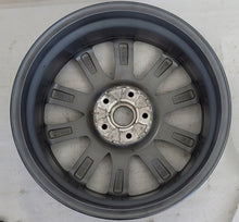 Laden Sie das Bild in den Galerie-Viewer, 1x Alufelge 18 Zoll 7.0&quot; 5x114.3 45ET 9965B57080 Mazda 3 Bp Rim Wheel