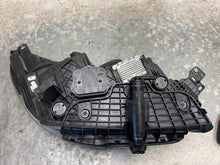 Laden Sie das Bild in den Galerie-Viewer, Frontscheinwerfer Ford Kuga GV41-13D155-EG Xenon Links Scheinwerfer Headlight SCH6794829784qh