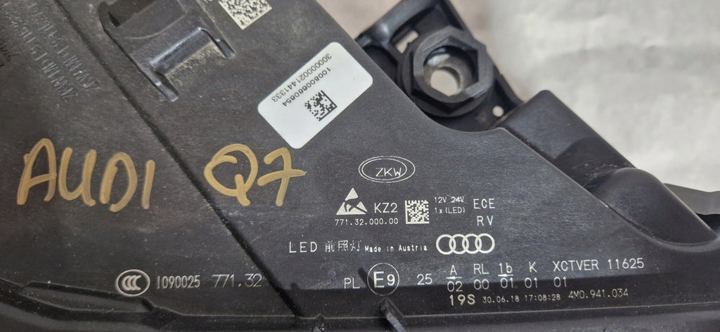 Frontscheinwerfer Audi Q7 4M0941034 Rechts Scheinwerfer Headlight