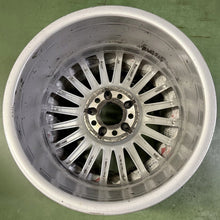 Laden Sie das Bild in den Galerie-Viewer, 1x Alufelge 17 Zoll 7.0" 5x112 51ET Glanz Silber A4474012300 Mercedes-Benz FEL2311944691pl