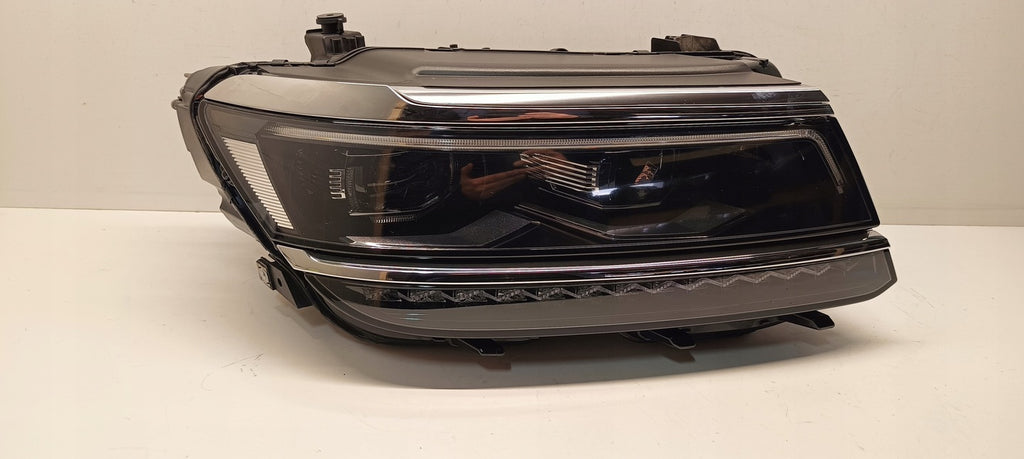 Frontscheinwerfer VW Tiguan 5NB941082A LED Rechts Scheinwerfer Headlight