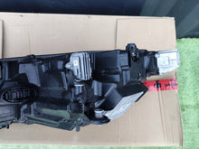 Laden Sie das Bild in den Galerie-Viewer, Frontscheinwerfer Skoda Octavia IV 5E4941016A LED Rechts Scheinwerfer Headlight SCH5244203141fi
