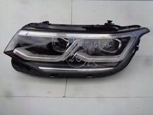 Laden Sie das Bild in den Galerie-Viewer, Frontscheinwerfer VW Tiguan 5NB941081C Links Scheinwerfer Headlight