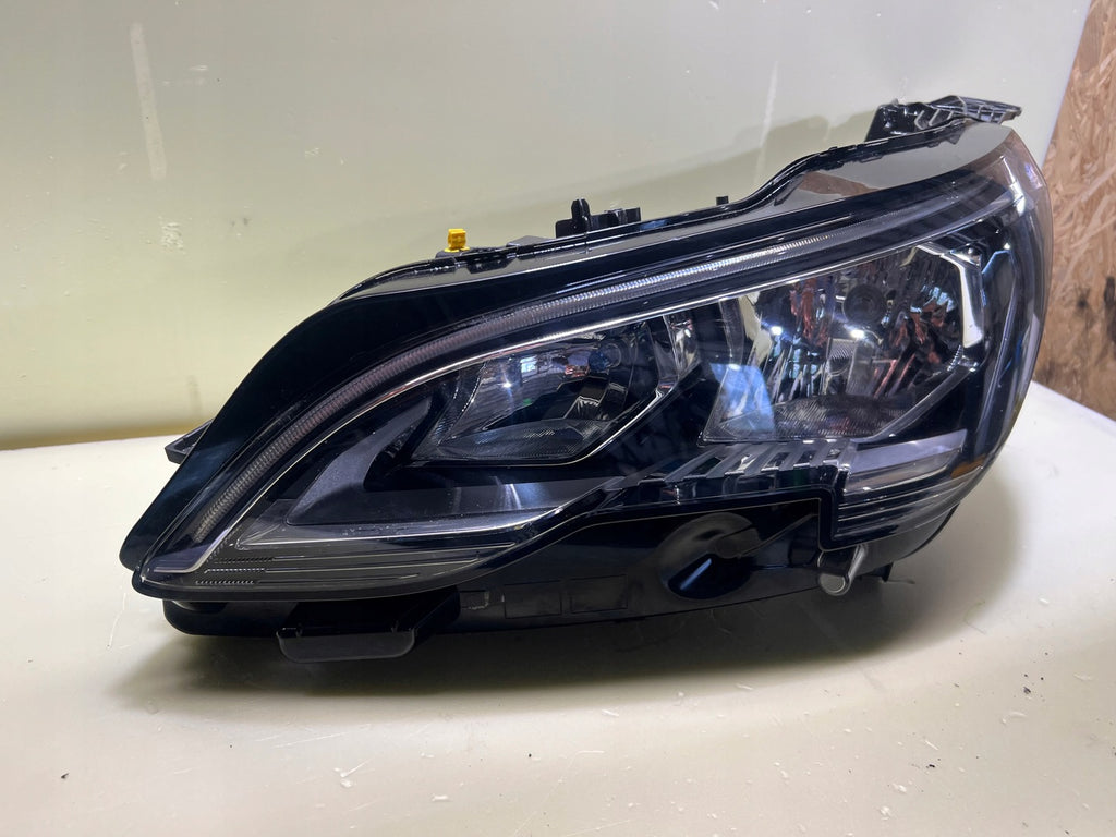 Frontscheinwerfer Peugeot 5008 1616878080 9810478180 Links Headlight SCH6538384126hg