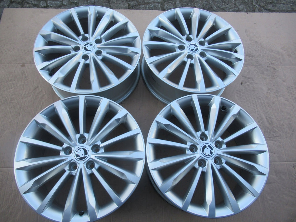 4x Alufelge 18 Zoll 7.0" 5x112 43ET Glanz Silber 565601025E Skoda I Rim Wheel FEL8231487583in