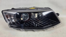 Laden Sie das Bild in den Galerie-Viewer, Frontscheinwerfer Skoda Octavia III 5E1941016B 33423344030127228400 Rechts SCH3838775772ls