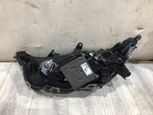 Load image into Gallery viewer, Frontscheinwerfer Toyota V Ein Stück (Rechts oder Links) Scheinwerfer Headlight SCH4158218148vg