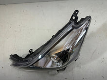 Laden Sie das Bild in den Galerie-Viewer, Frontscheinwerfer Toyota Prius Plus LED Ein Stück (Rechts oder Links) Headlight SCH3122120758wc