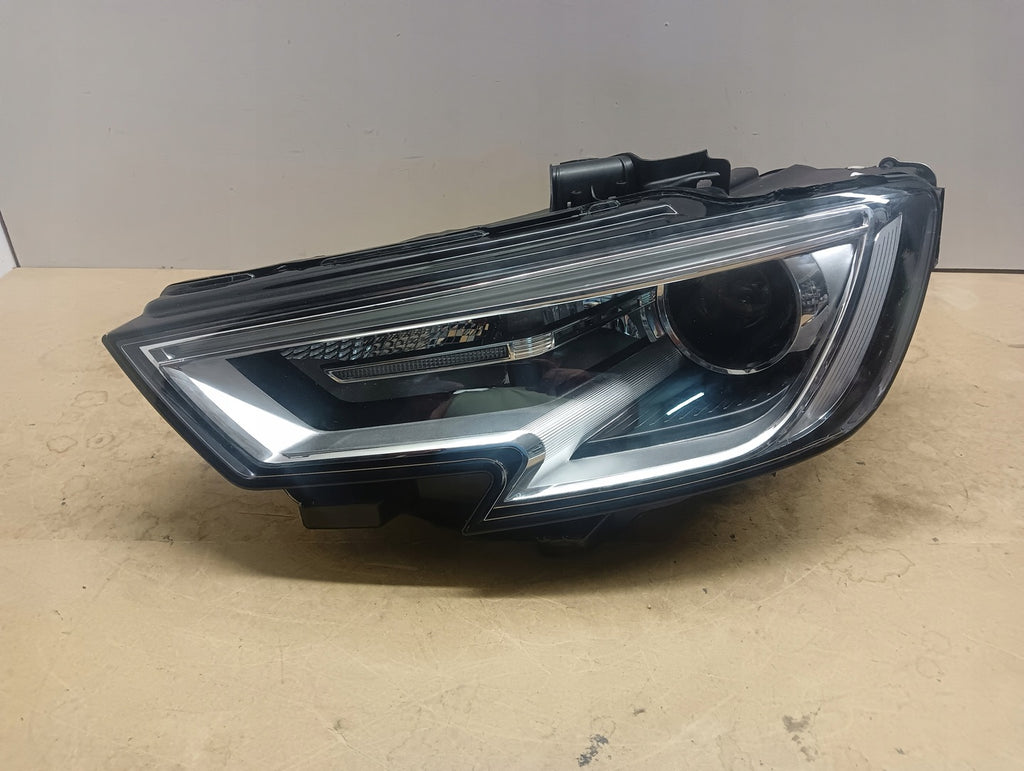 Frontscheinwerfer Audi A3 8V0941005E Xenon Ein Stück (Rechts oder Links)