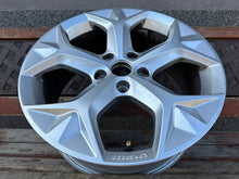 Laden Sie das Bild in den Galerie-Viewer, 1x Alufelge 17 Zoll 7.0" 5x112 40ET Glanz Silber 5FJ071497D Seat Tarraco FEL5998619654xc