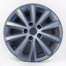 Laden Sie das Bild in den Galerie-Viewer, 1x Alufelge 16 Zoll 6.0&quot; 5x112 50ET 2K5601025G Vw Rim Wheel