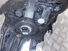 Laden Sie das Bild in den Galerie-Viewer, Frontscheinwerfer Toyota Prius Rechts Scheinwerfer Headlight SCH8820639542iy