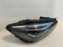 Laden Sie das Bild in den Galerie-Viewer, Frontscheinwerfer Mercedes-Benz W247 A2479062003 LED Rechts Headlight