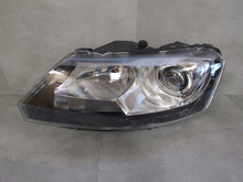 Laden Sie das Bild in den Galerie-Viewer, Frontscheinwerfer Skoda Rapid 5JB941015A Xenon Links Scheinwerfer Headlight SCH2742093910cd