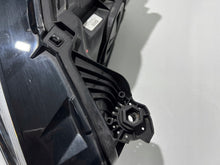 Laden Sie das Bild in den Galerie-Viewer, Frontscheinwerfer Audi Q3 83A941035 Rechts Scheinwerfer Headlight SCH5968688707zb