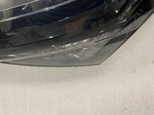 Laden Sie das Bild in den Galerie-Viewer, Frontscheinwerfer Skoda Superb III 3V1941015C Full LED Links Headlight