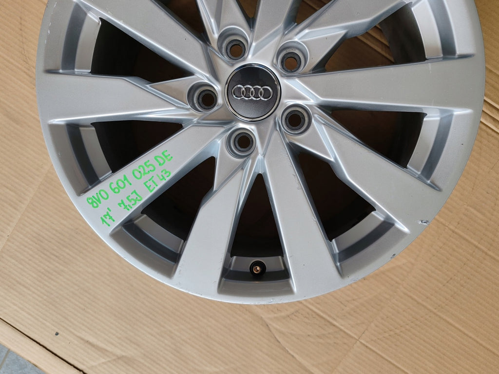 1x Alufelge 17 Zoll 7.5" 5x112 43ET Glanz Silber 8V0601025DE Audi A3 Rim Wheel FEL4771864763fh