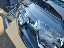Laden Sie das Bild in den Galerie-Viewer, Frontscheinwerfer Peugeot II 208 9833036180 Rechts Scheinwerfer Headlight SCH5504682954yy