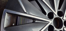 Laden Sie das Bild in den Galerie-Viewer, 1x Alufelge 17 Zoll 6.5" 5x100 40ET Graphit 658601025A Skoda Scala Kamiq FEL3422259018jm