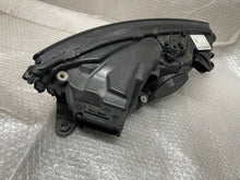 Laden Sie das Bild in den Galerie-Viewer, Frontscheinwerfer Skoda Fabia 6V1941015F LED Links Scheinwerfer Headlight
