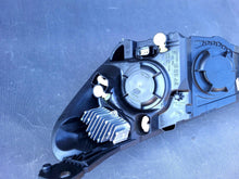 Laden Sie das Bild in den Galerie-Viewer, Frontscheinwerfer Ford Focus JX7B-13W029-CF Rechts Scheinwerfer Headlight