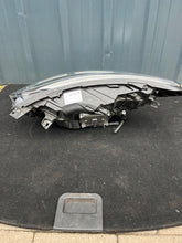 Load image into Gallery viewer, Frontscheinwerfer Renault Captur 260107244R Full LED Rechts Headlight SCH2732227336wt
