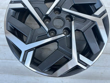 Load image into Gallery viewer, 1x Alufelge 18 Zoll 7.0" 5x114.3 50ET 52910DF600 Hyundai Kona Rim Wheel FEL8806868005du