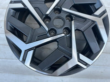 Load image into Gallery viewer, 1x Alufelge 18 Zoll 7.0" 5x114.3 50ET 52910DF600 Hyundai Kona Rim Wheel FEL8806868005du