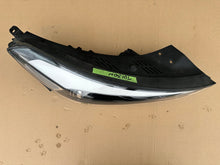 Laden Sie das Bild in den Galerie-Viewer, Frontscheinwerfer Hyundai Tucson 92102-D7100 Rechts Scheinwerfer Headlight SCH1112128109ef