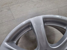 Laden Sie das Bild in den Galerie-Viewer, 1x Alufelge 17 Zoll 8.0" 5x120 34ET Glanz Silber 6856893 BMW 3 F30 F31 Rim Wheel FEL3309715480up