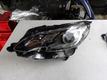 Load image into Gallery viewer, Frontscheinwerfer Peugeot 2008 9825313980 90167010 Links Scheinwerfer Headlight