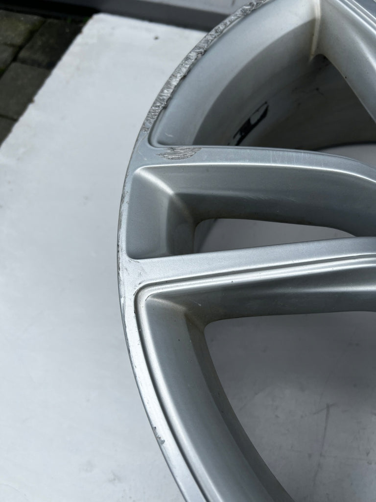 1x Alufelge 19 Zoll 8.0" 5x120 40ET Glanz Silber 6007214-00- Tesla Model S