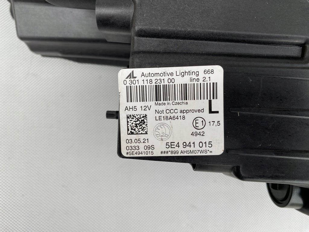 Frontscheinwerfer Skoda Octavia IV 5E4941015 LED Links Scheinwerfer Headlight SCH9927500778wb