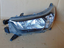 Laden Sie das Bild in den Galerie-Viewer, Frontscheinwerfer Toyota Hilux VIII Links Scheinwerfer Headlight SCH4212619954xp