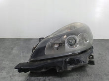 Laden Sie das Bild in den Galerie-Viewer, Frontscheinwerfer Renault Clio III 8200261610 89900161 Links Headlight SCH2614615521zi