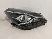 Laden Sie das Bild in den Galerie-Viewer, Frontscheinwerfer Toyota Yaris 0D-197 0D-198 0D-199 0D-200 III0D-197 LED Rechts SCH8453732592yv