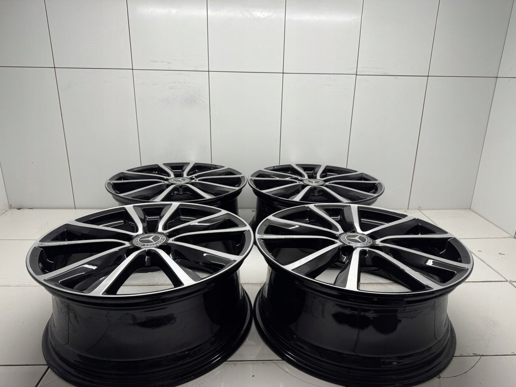 4x Alufelge 18 Zoll 7.5" 5x112 52ET Glanz Schwarz A2464010600 Mercedes-Benz Cla FEL4250877745cd