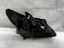 Laden Sie das Bild in den Galerie-Viewer, Frontscheinwerfer Mercedes-Benz Vito W447 A4479067700 Rechts oder Links