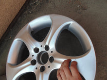 Laden Sie das Bild in den Galerie-Viewer, 1x Alufelge 18 Zoll 8.5&quot; 5x112 44ET A2126016002 Mercedes-Benz W212 Rim Wheel