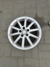 Load image into Gallery viewer, 1x Alufelge 15 Zoll 6.0" 5x100 38ET Glanz Silber 6J0601025K Seat Ibiza Iv FEL2732883272bw