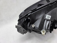 Laden Sie das Bild in den Galerie-Viewer, Frontscheinwerfer Mercedes-Benz Glb X247 A2479063700 FALSE Headlight SCH6887642469zt