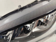 Laden Sie das Bild in den Galerie-Viewer, Frontscheinwerfer Toyota Yaris Links Scheinwerfer Headlight SCH8380704216hf